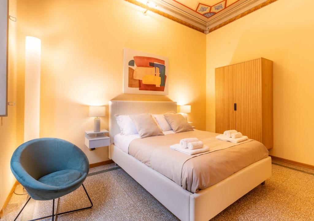Fil Rouge Apartment - Elegant Stay in Lucca Historic Center