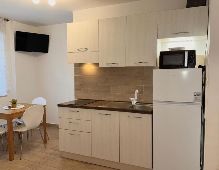 Friedrich Apartments