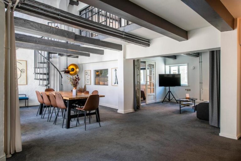 The Churchill Penthouse by Daniel&Jacob's