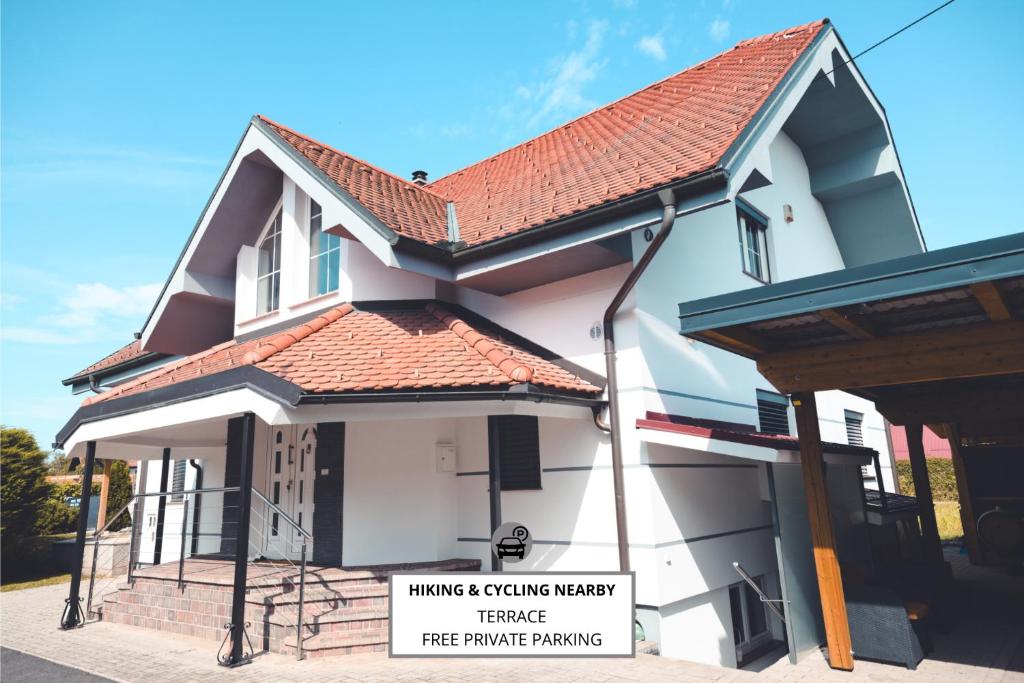 Apartments & rooms Ksenya