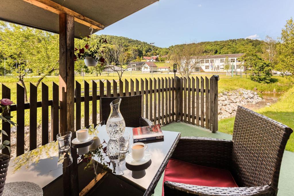 Holiday Homes I&G by the river next to Olimje