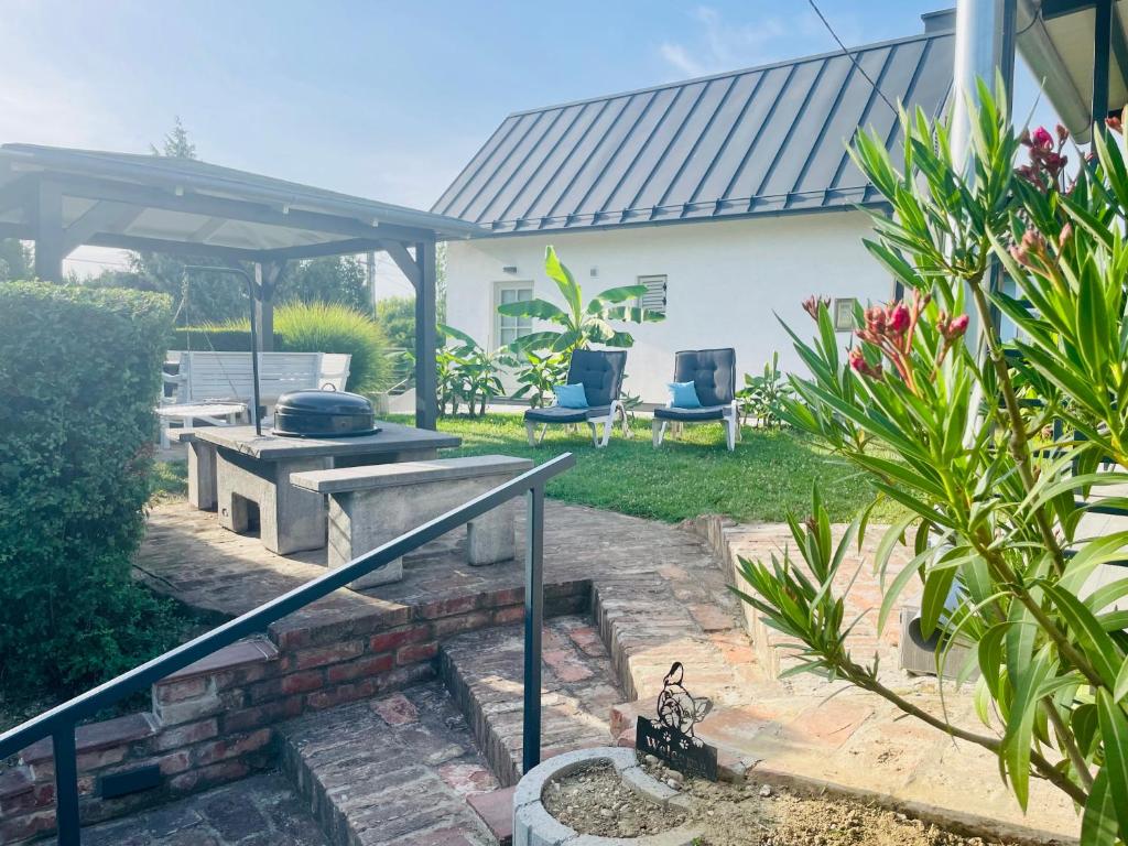 Már-Ka Apartman Gyékényes