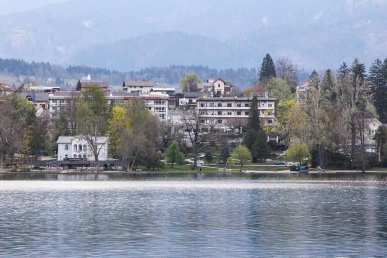 Lakefront Bled - Rooms & Apartments